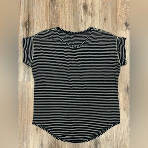 Lululemon women’s size 14 black and white striped tshirt